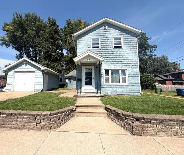 84 21st Avenue N, Clinton, IA 52732