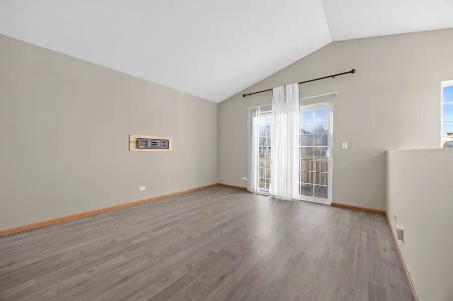674 Four Seasons Boulevard, Aurora, IL 60504 - #2