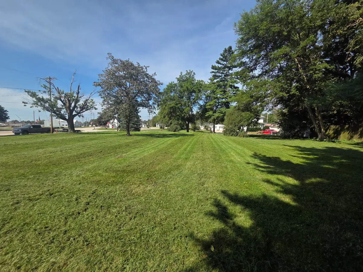 18 NE 2nd Street, Galva, IL 61434 - #1