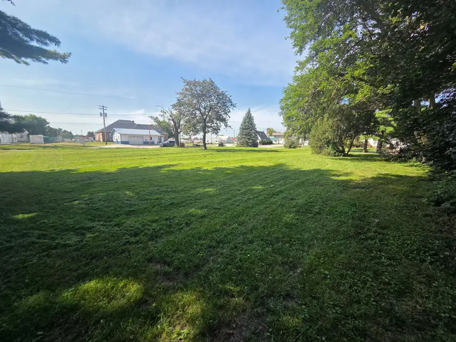 18 NE 2nd Street, Galva, IL 61434 - #2