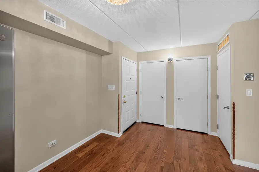 6816 Joliet Road #4, Indian Head Park, IL 60525 - #2