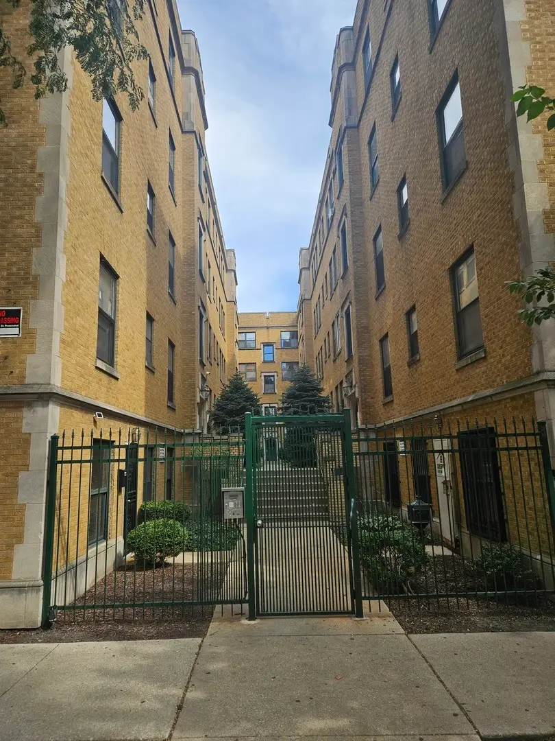 7213 S Yates Boulevard #3A, Chicago, IL 60649 - #1