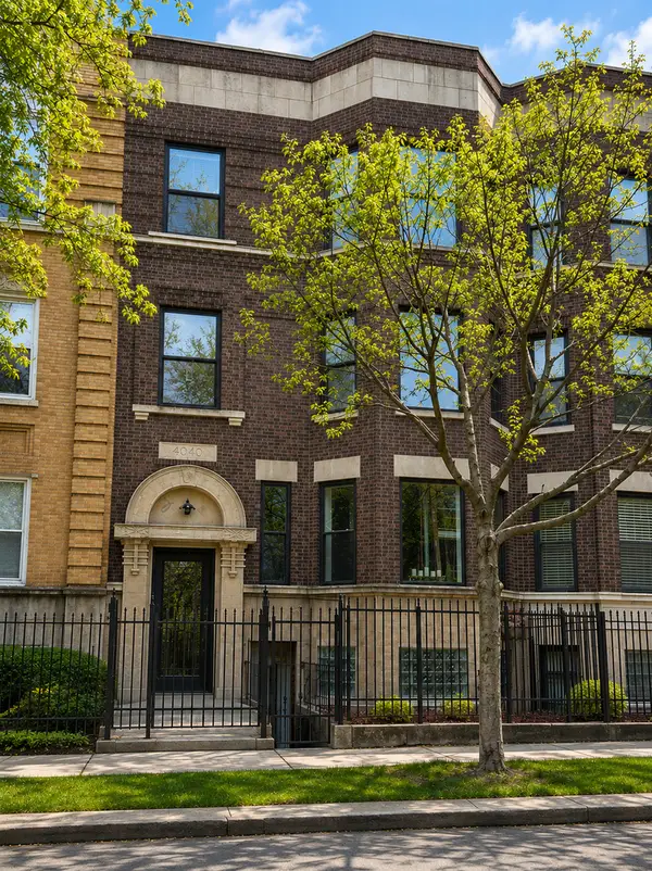4040 S Calumet Avenue, Chicago, IL 60653