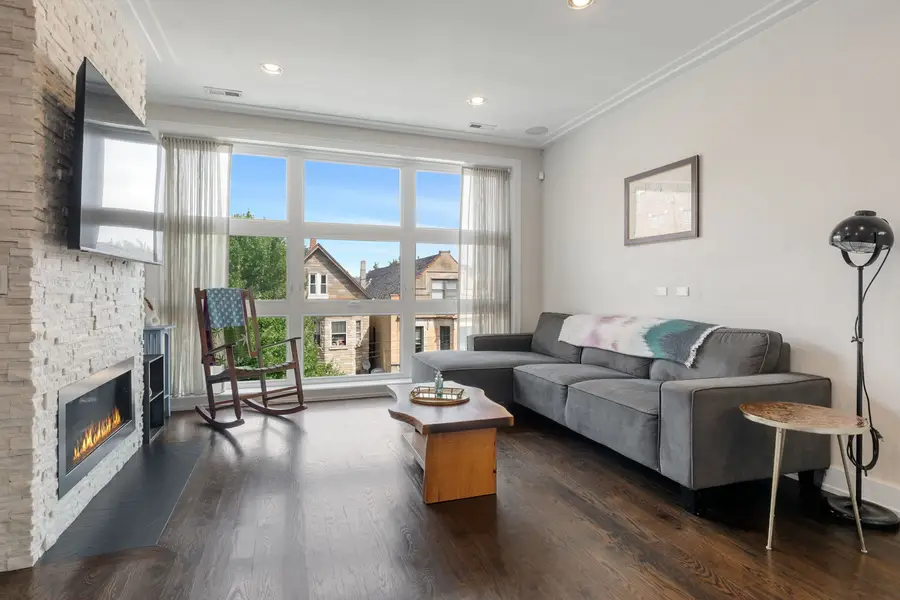 2207 W Belmont Avenue #3, Chicago, IL 60618 - #2