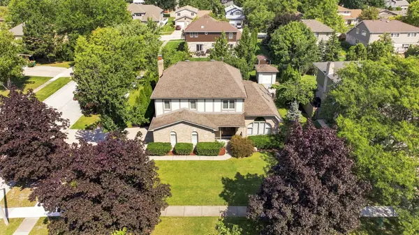 15 Meagan Lane, Lemont, IL 60439