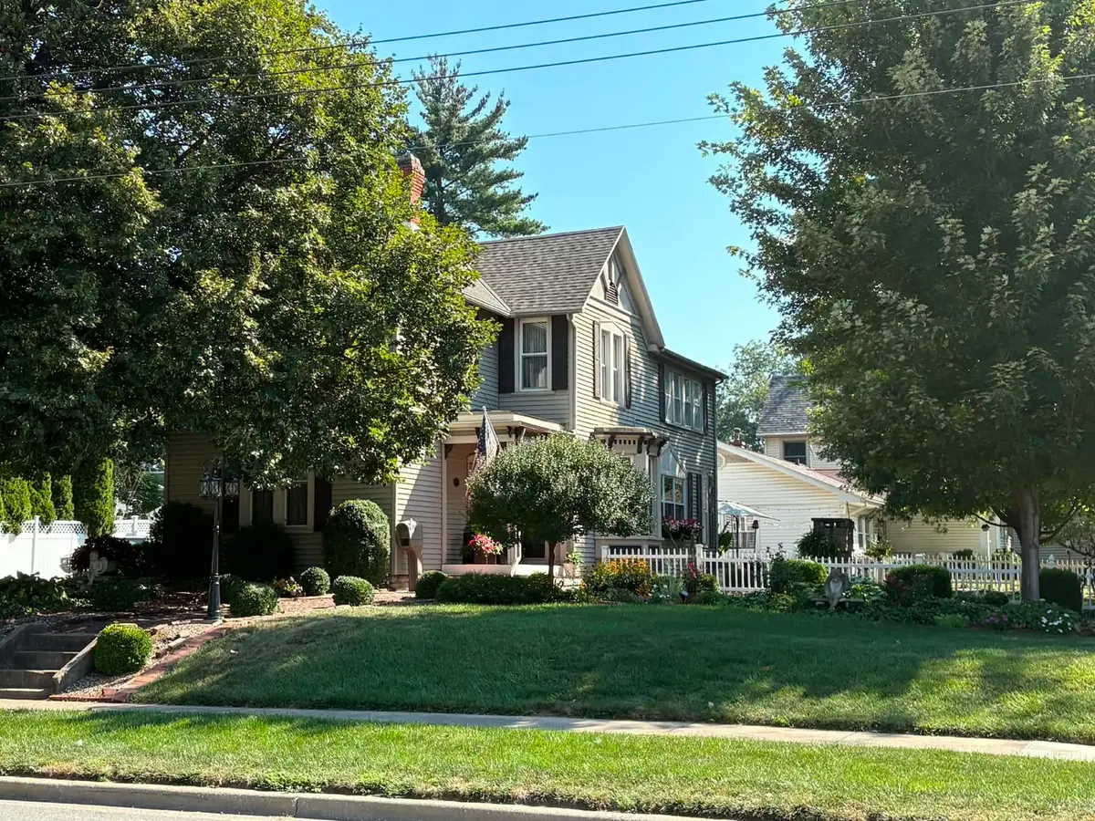 335 S 18th Street, Quincy, IL 62301 - #1