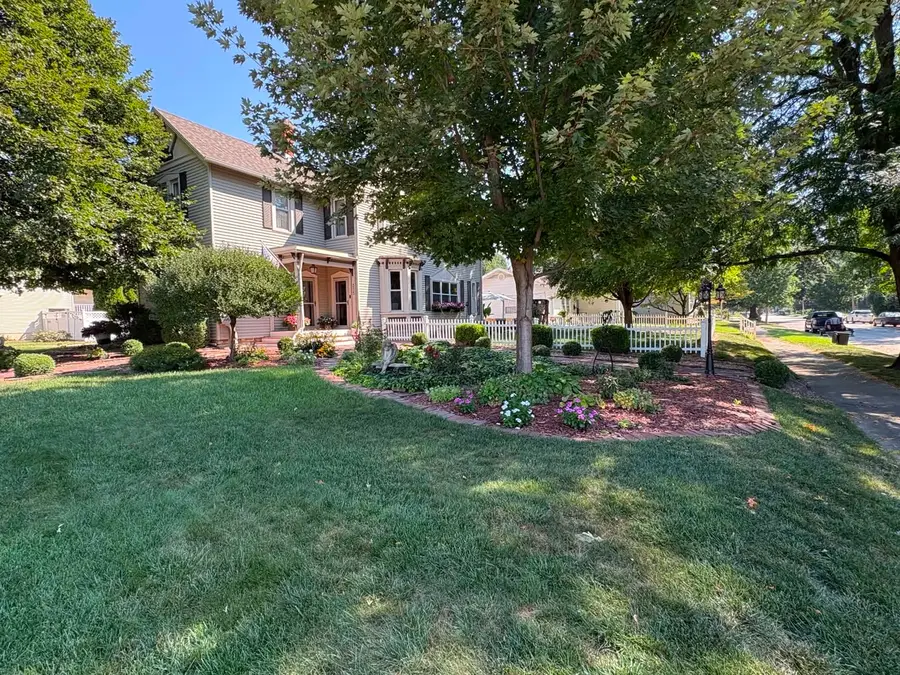 335 S 18th Street, Quincy, IL 62301 - #3