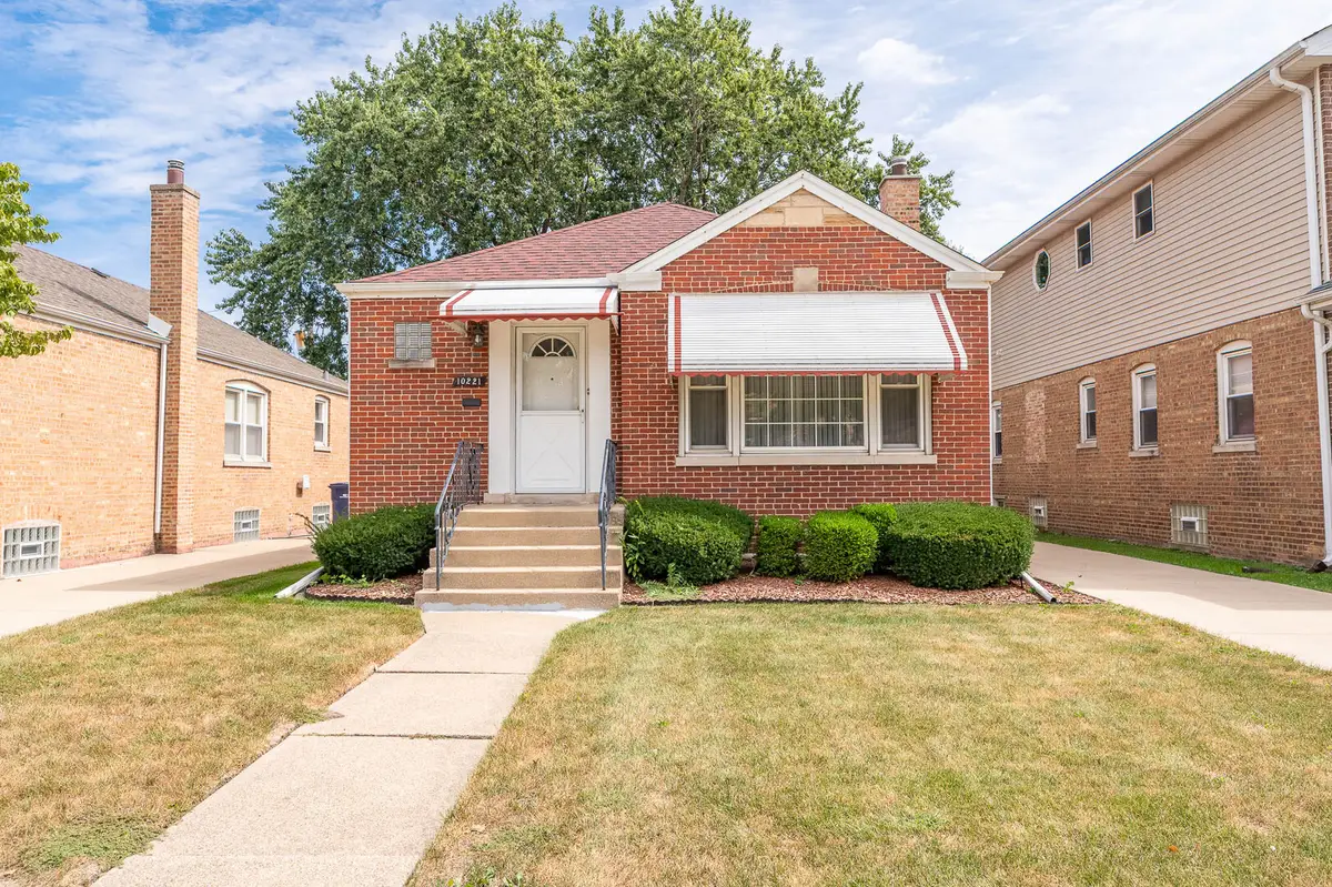 10221 S Trumbull Avenue, Evergreen Park, IL 60805 - #1