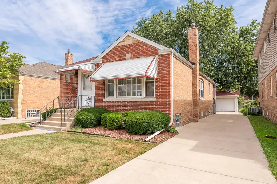 10221 S Trumbull Avenue, Evergreen Park, IL 60805 - #2