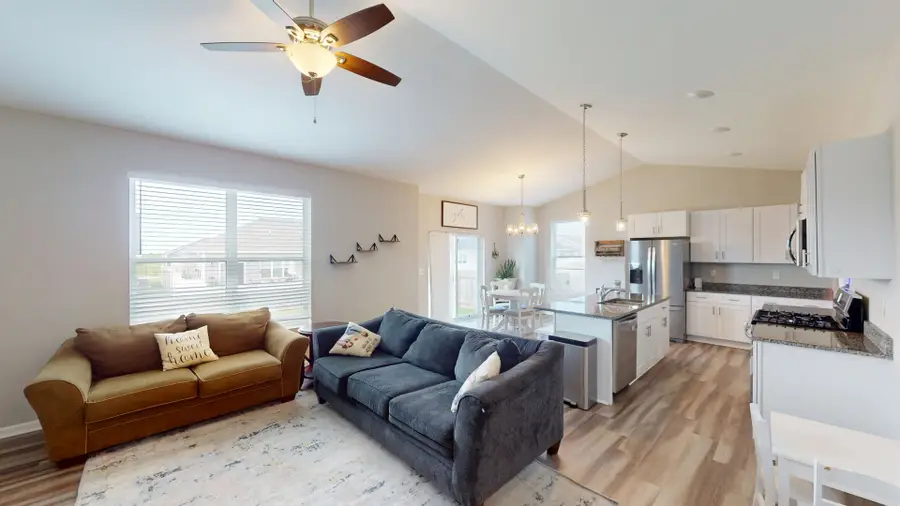 513 S Hahn Drive, Cortland, IL 60112 - #3