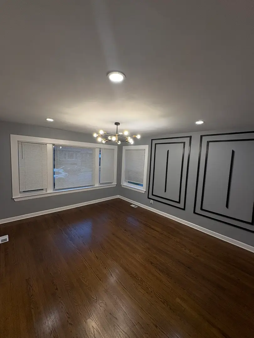 8404 S Oglesby Avenue, Chicago, IL 60617 - #3