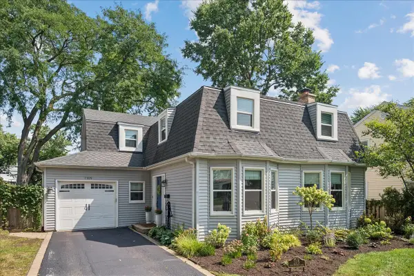 1105 Blackthorn Lane, Northbrook, IL 60062