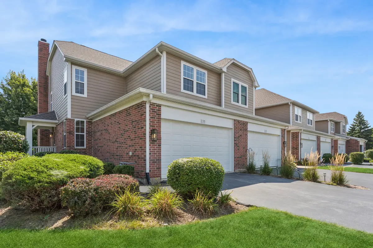 135 Tanglewood Drive, Glen Ellyn, IL 60137 - #1