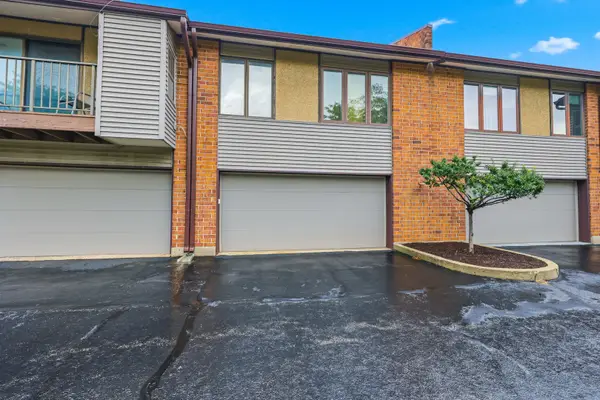 821 Oakton Street #104, Elk Grove Village, IL 60007