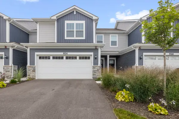 924 Shagbark Lane, West Dundee, IL 60118