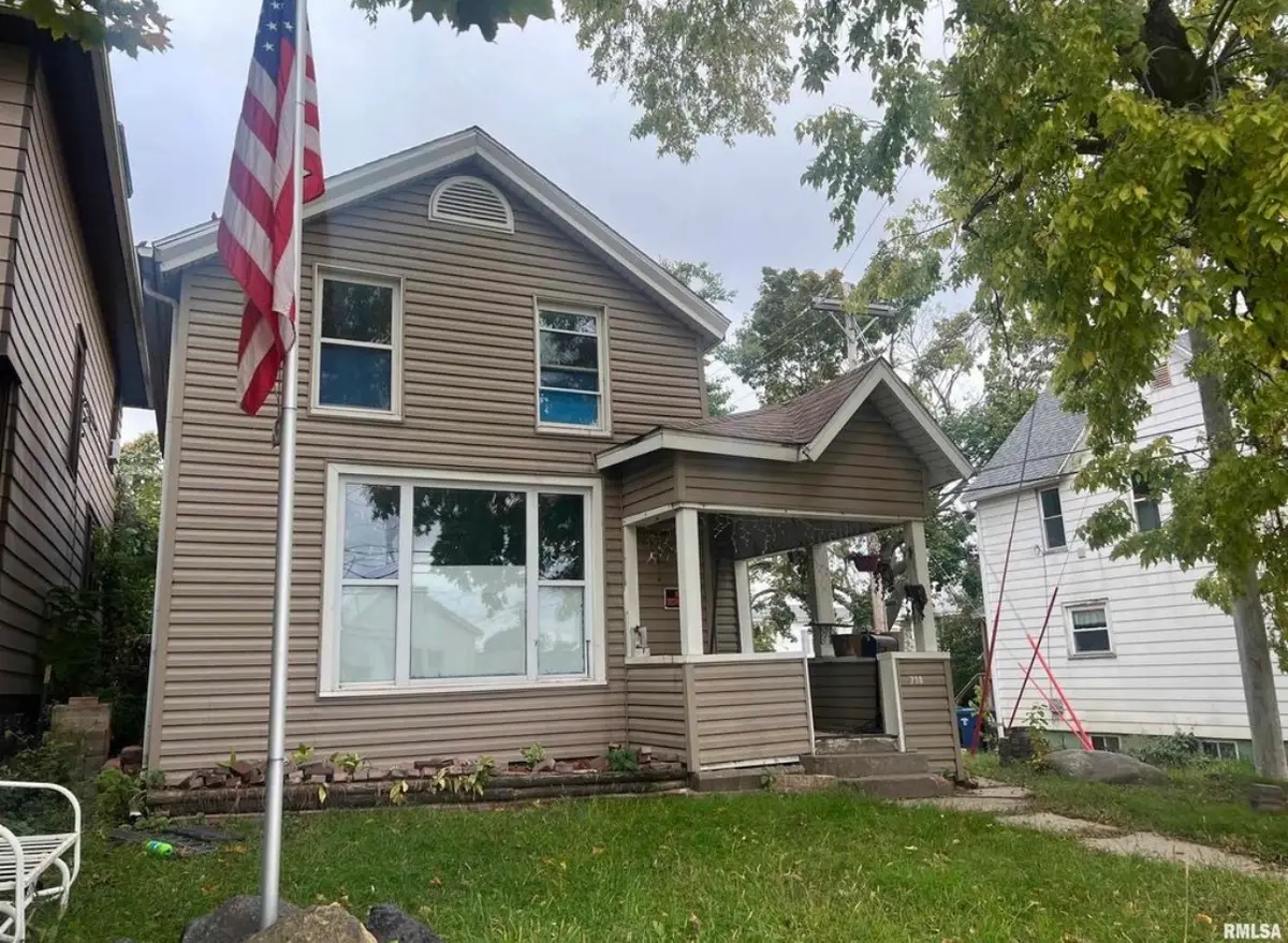 714 S 5th Street, Clinton, IA 52732 - #1