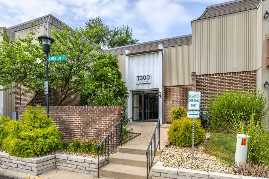 7300 Fairview Avenue #206, Downers Grove, IL 60516 - #2