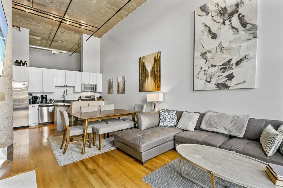 758 N Larrabee Street #305, Chicago, IL 60654 - #2