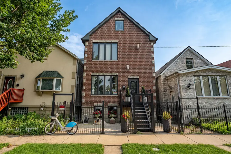 539 W 44th Place, Chicago, IL 60609 - #2