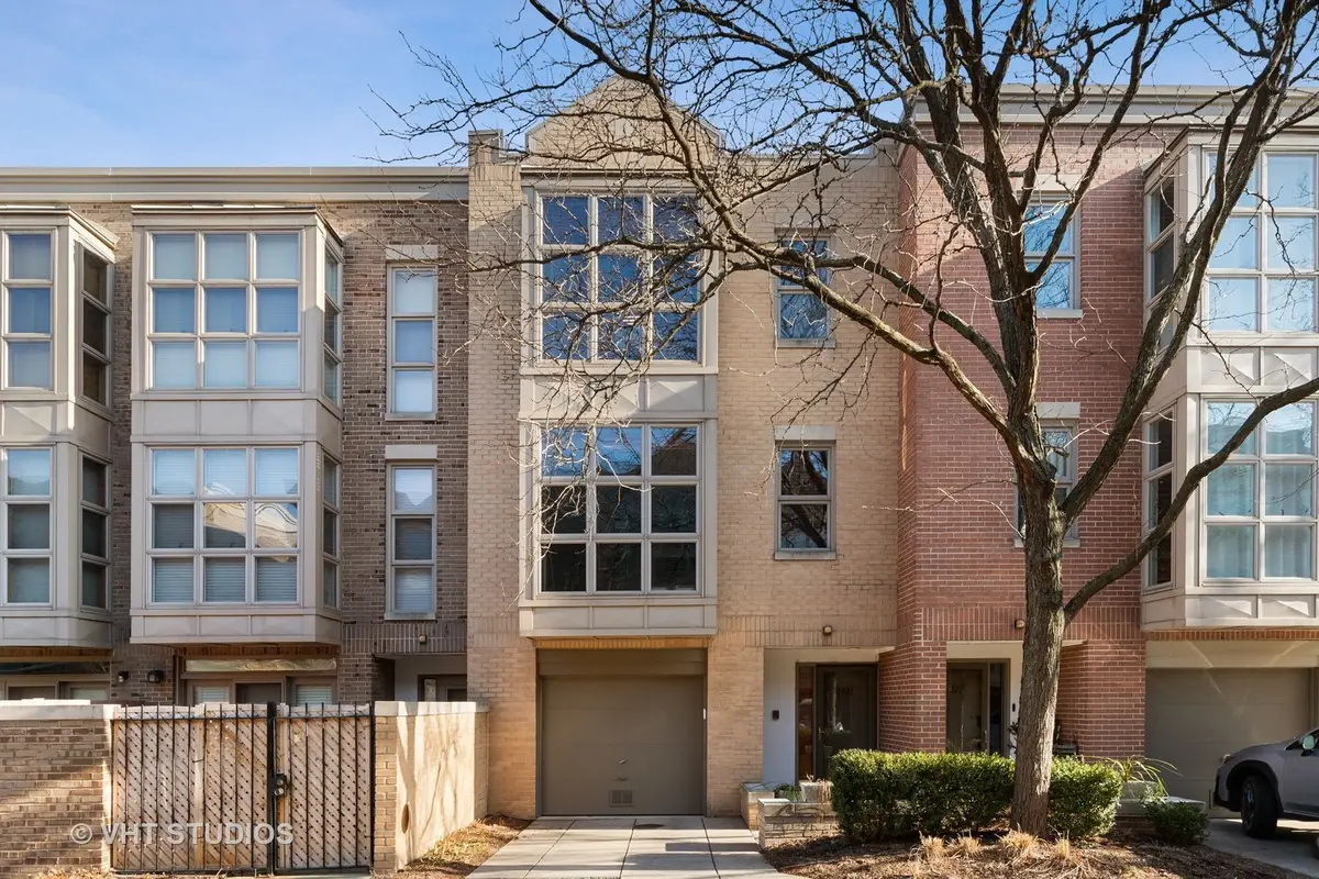 2331 N Wayne Avenue, Chicago, IL 60614 - #1
