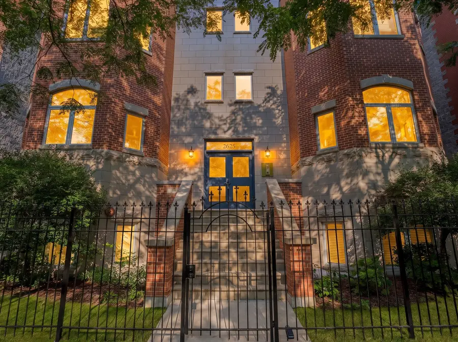 2625 N Ashland Avenue #1A, Chicago, IL 60614 - #3