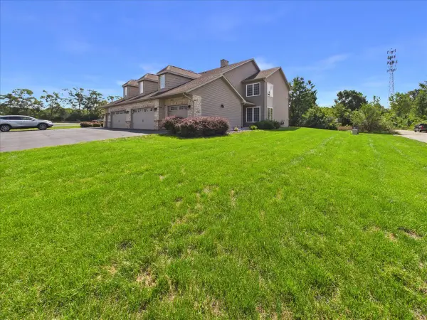 639 Queens Court #8, Rockton, IL 61072