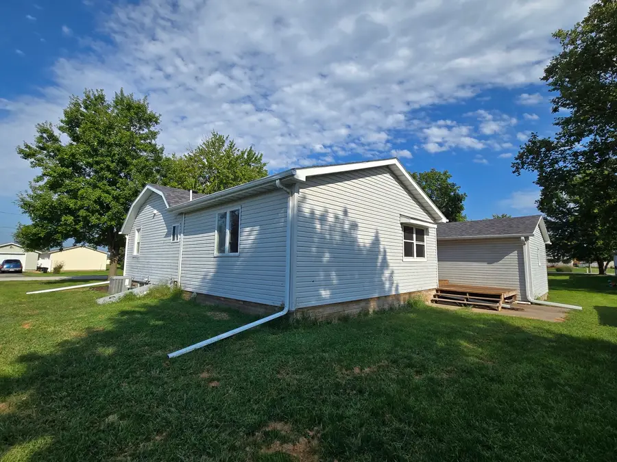 506 SW 10th Avenue, Aledo, IL 61231 - #2