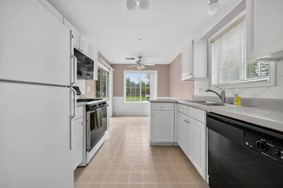 1402 W Hawkes Street #3, Arlington Heights, IL 60004 - #3