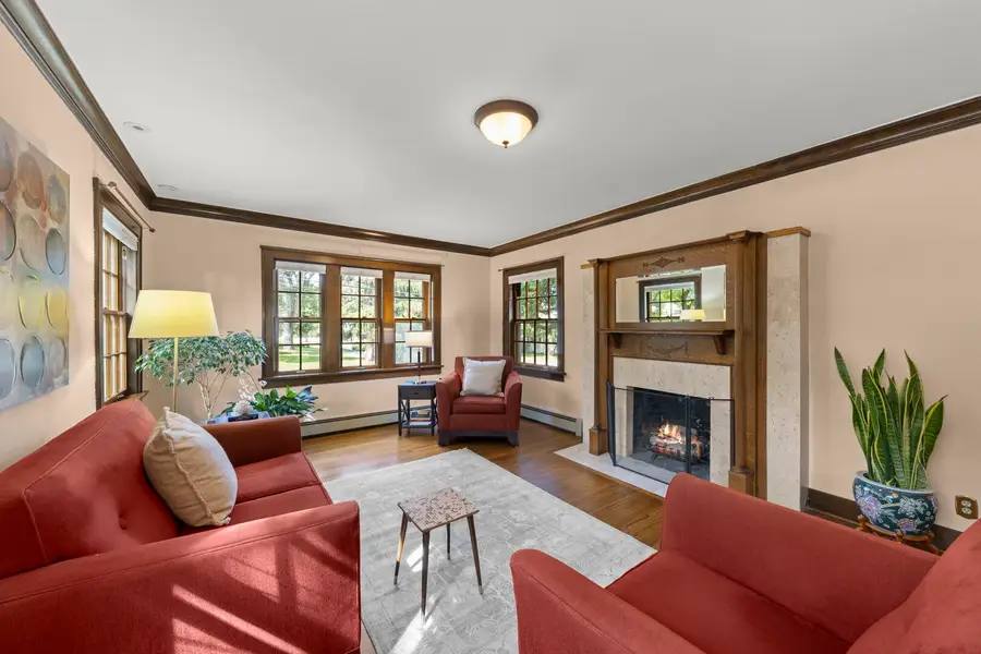 303 Hillside Avenue, Glen Ellyn, IL 60137 - #3