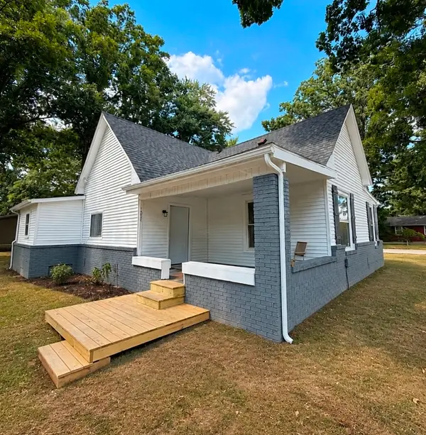 1025 N 7th Street, Mt Vernon, IL 62864