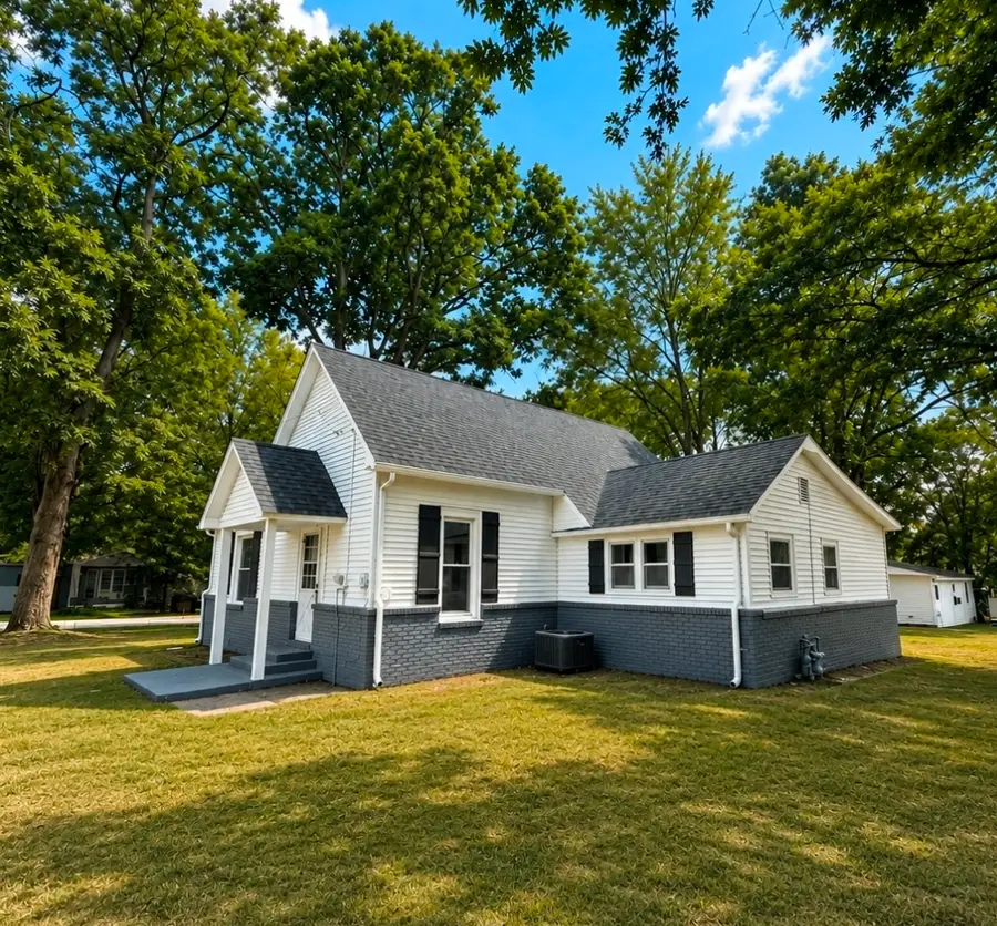 1025 N 7th Street, Mount Vernon, IL 62864 - #3
