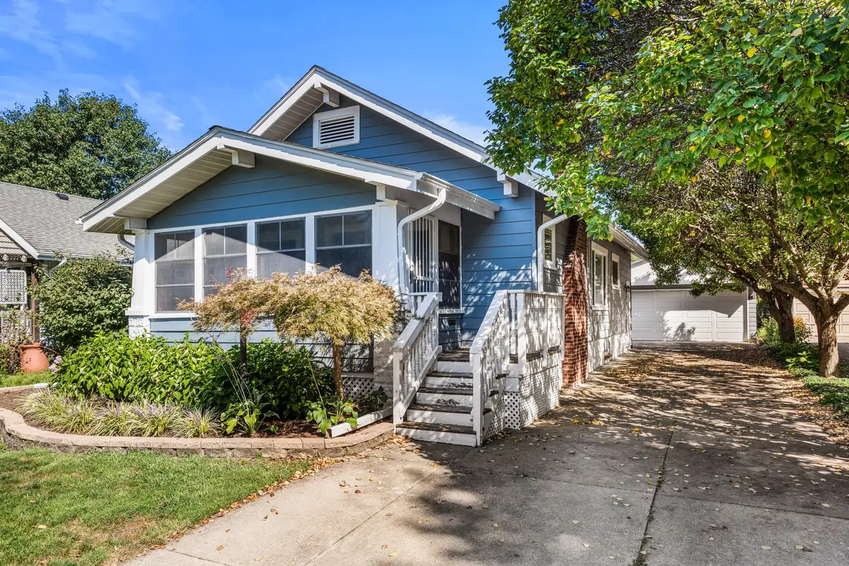 922 W Daniel Street, Champaign, IL 61821 - #1