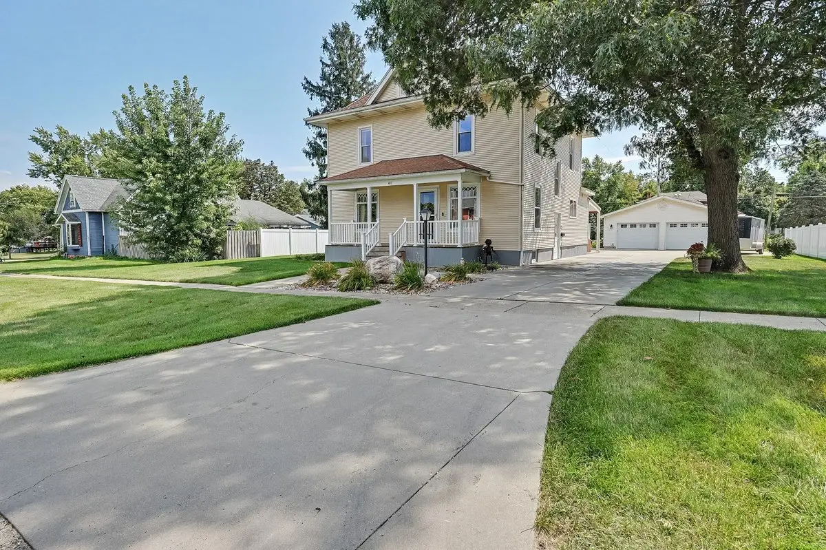 411 E Cherry Street, Chatsworth, IL 60921 - #1