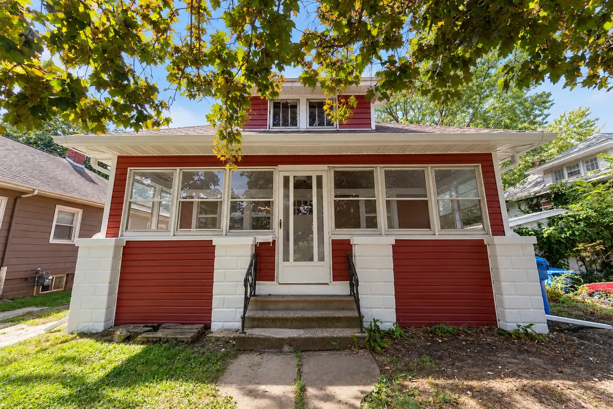 417 48th Street, Moline, IL 61265 - #1