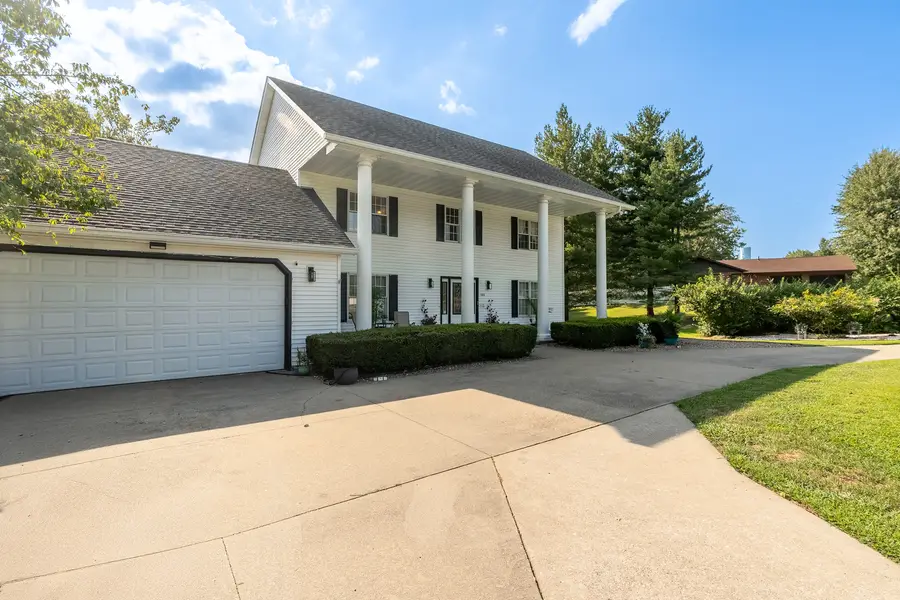 100 Oakview Road, Carbondale, IL 62901 - #2
