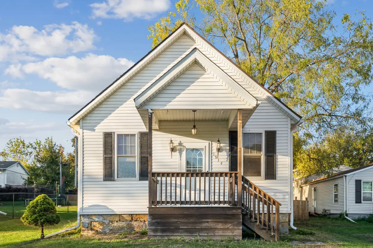 1914 14th Avenue S, Clinton, IA 52732 - #1
