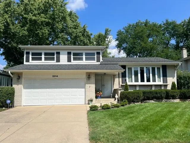 2314 E Lillian Lane, Arlington Heights, IL 60004 - #1