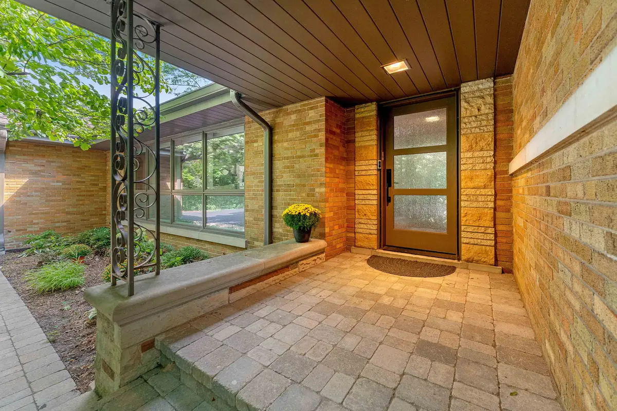8711 W 123rd Street, Palos Park, IL 60464 - #1