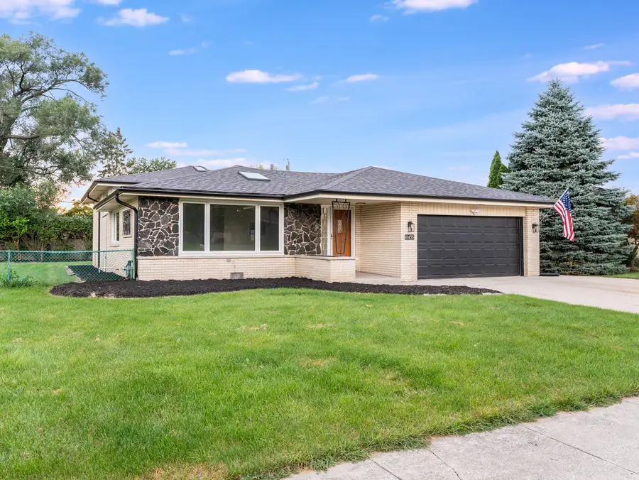 10458 S 81st Avenue, Palos Hills, IL 60465 - #2