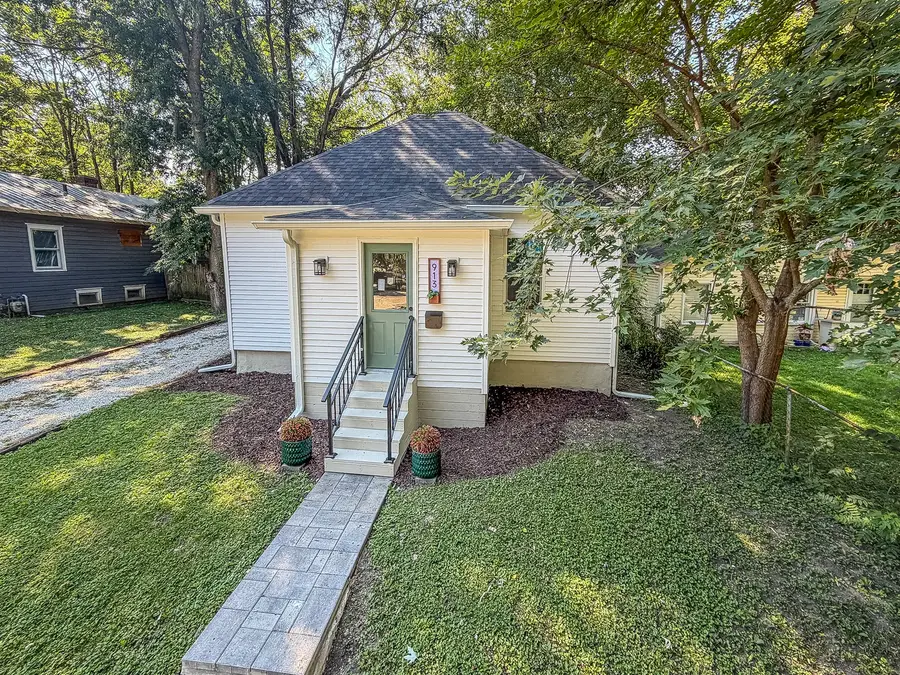 913 W Tremont Street, Champaign, IL 61821 - #3