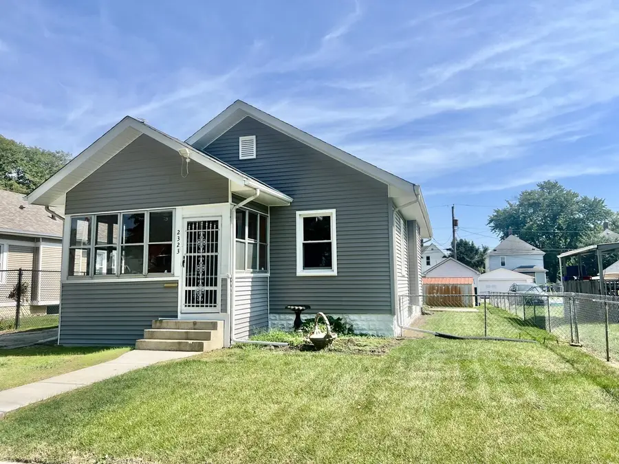 2323 Jackson Avenue, Davenport, IA 52802 - #3