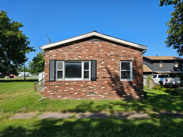 211 N Seba Street, Hurst, IL 62949