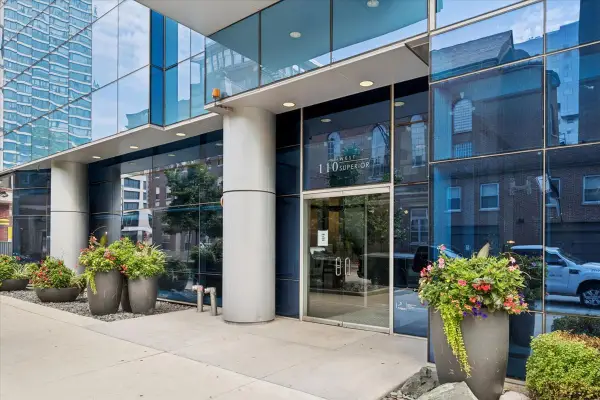 110 W Superior Street #1602, Chicago, IL 60654