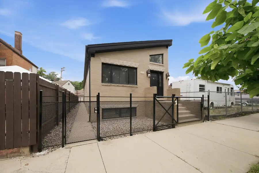 4550 S Mcdowell Avenue, Chicago, IL 60609 - #2