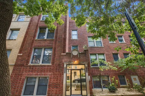 1627 W Columbia Avenue #1E, Chicago, IL 60626