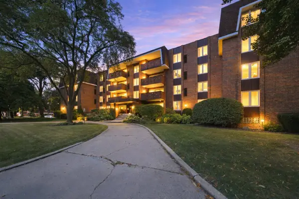 120 S Spruce Avenue #307, Wood Dale, IL 60191