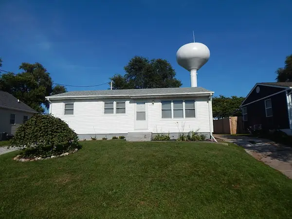 1109 Hacker Street, Buffalo, IA 52728