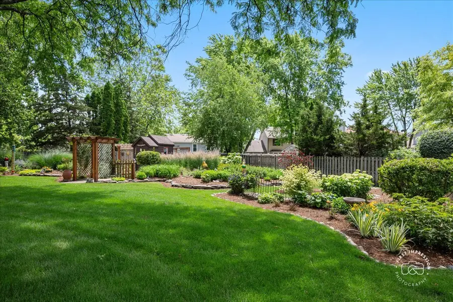 808 Lyndhurst Court, Naperville, IL 60563 - #3