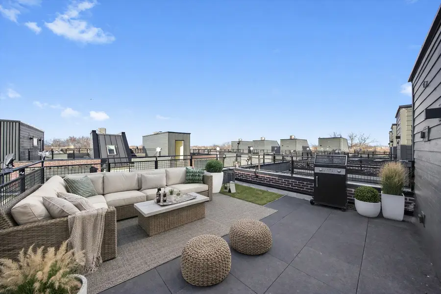 4250 W Belmont Avenue #6, Chicago, IL 60641 - #2
