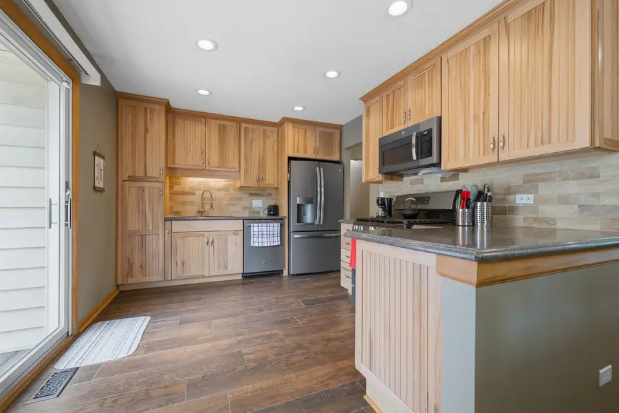 152 S Lancaster Drive, Bolingbrook, IL 60440 - #3